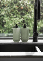 Load image into Gallery viewer, Smith & Co. Wash 400ml - Amber & Freesia