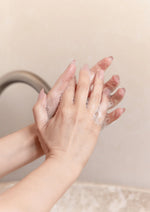 Load image into Gallery viewer, Smith & Co. Wash 400ml - Smoked Suede & Bergamot