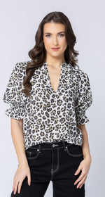 Load image into Gallery viewer, RELAXED BUTTERFLY TOP Latte Leopard
