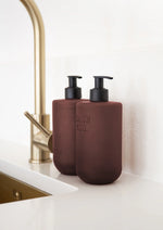 Load image into Gallery viewer, Smith &amp; Co. Wash 400ml - Black Oud &amp; Saffron
