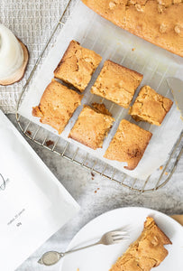 Flour and Dough FUDGY WHITE CHOCOLATE BLONDIE BAKING MIX