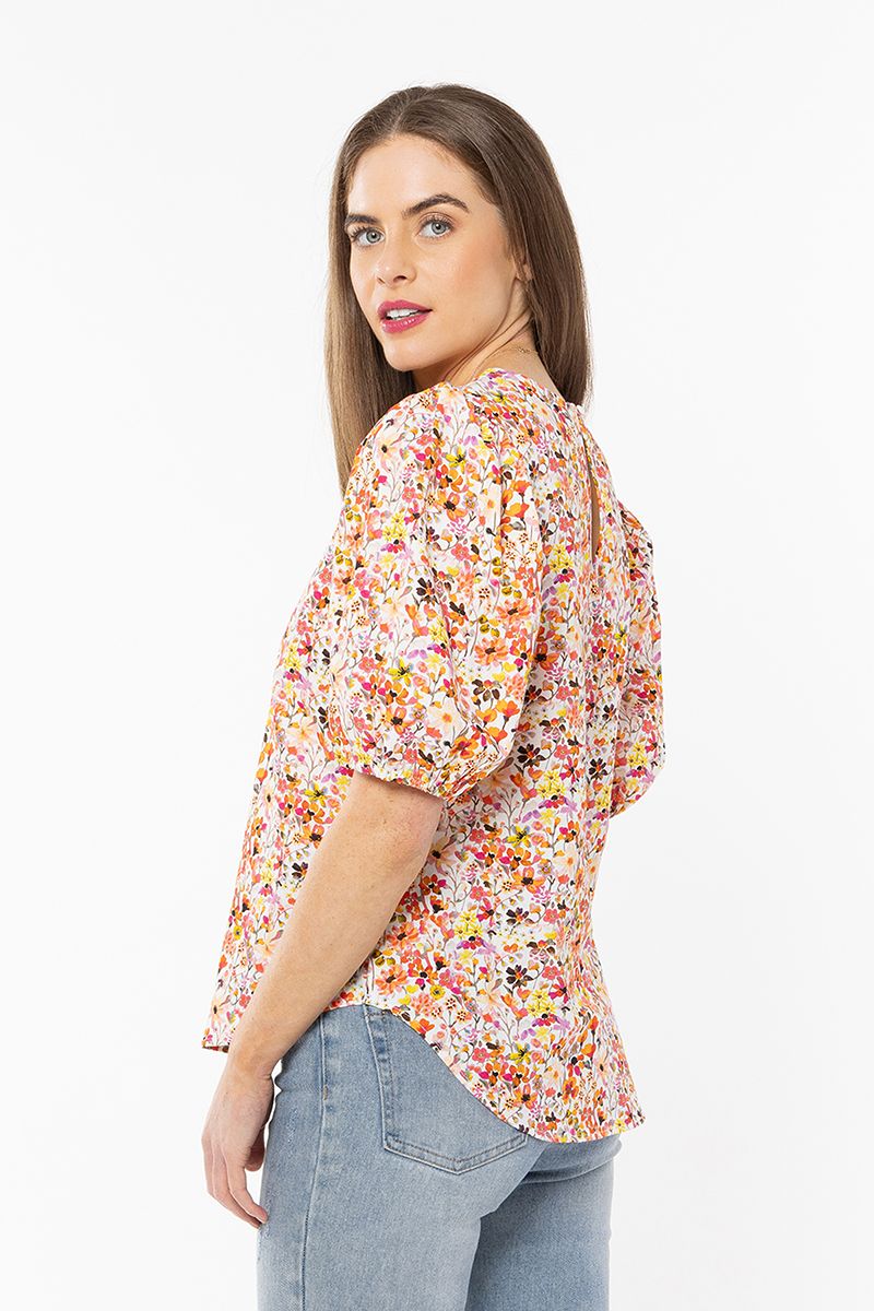 Relaxed Carefree Top Colourful Blossom