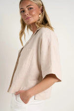 Load image into Gallery viewer, Meander Cream Linen Boxy SS Shirt
