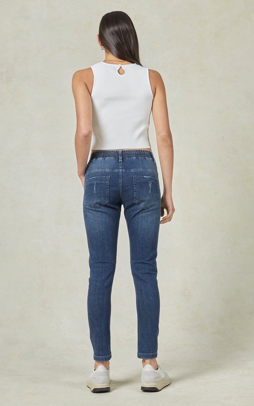 Active Ankle Length Jeans in Classic Mid